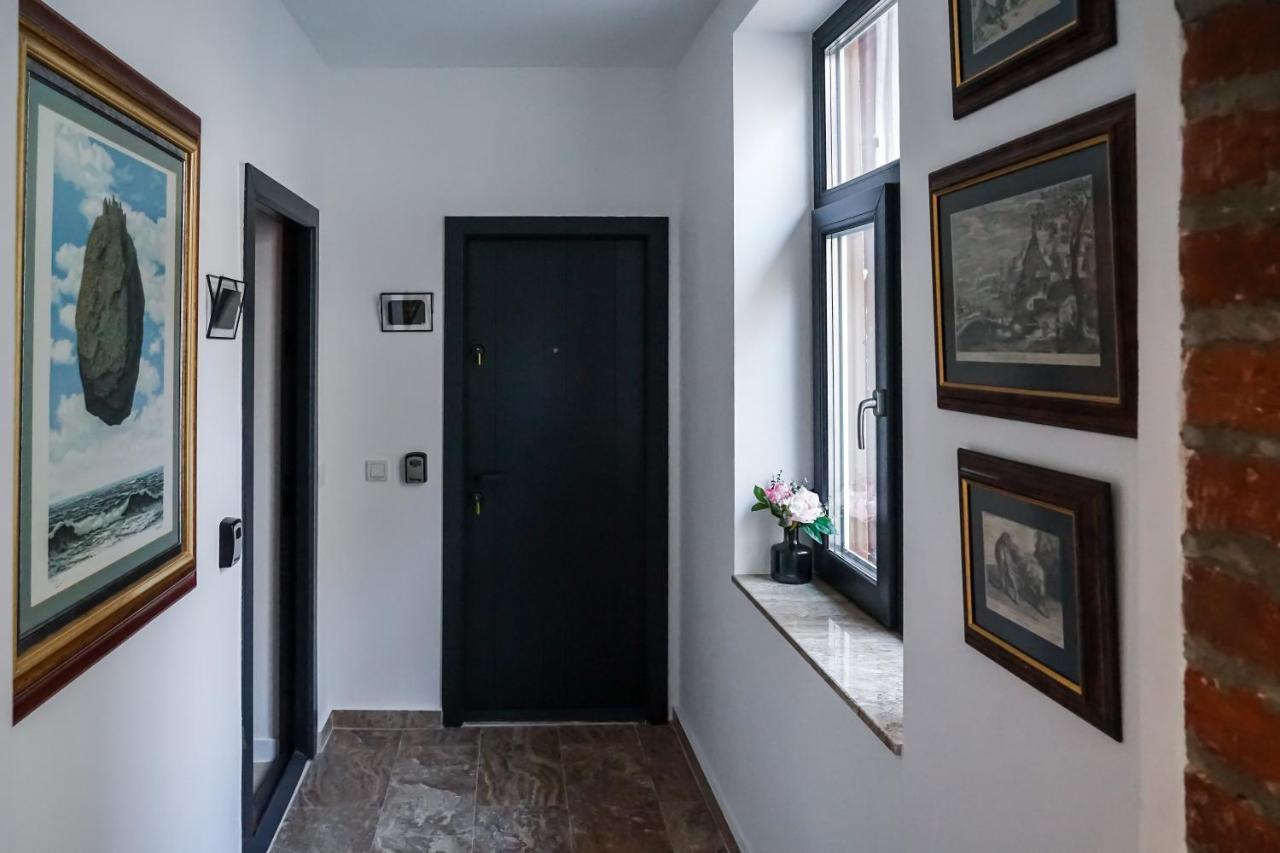 The Chic Retreat Apartment Bukares Bagian luar foto